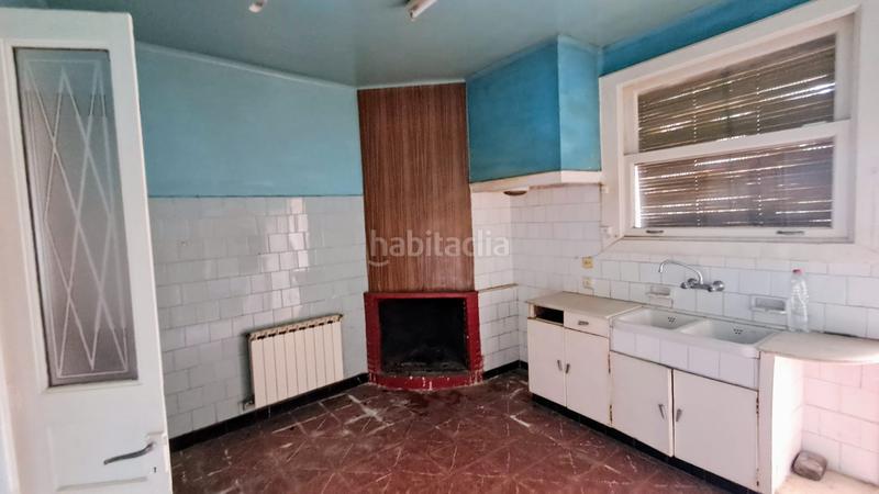 Foto cbb14ef2-d4b6-49a7-8666-d7c417d5d798. Casa pareada casa para reformar situada en el centro del pueblo. en Cassà de la Selva