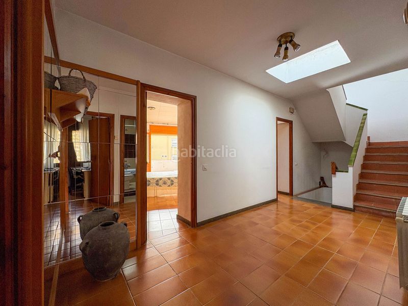Foto 1b3bfa61-f315-4e3d-872d-3f8062ddf3c3. Casa adossada amb xemeneia calefacció a Quart