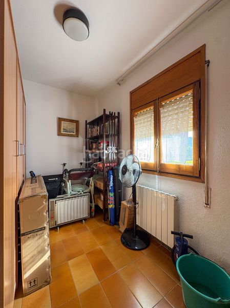 Foto 4501a739-9e73-45fd-92ed-f23a75353a25. Casa adossada amb xemeneia calefacció a Quart