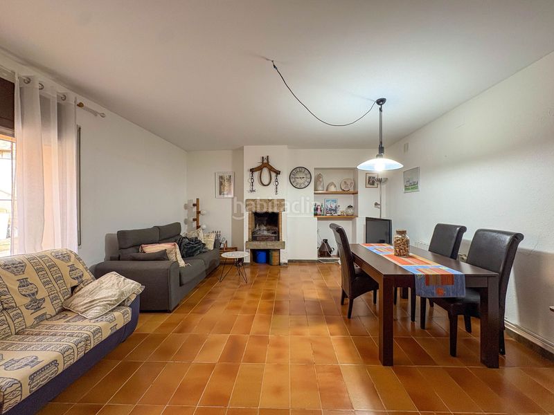 Foto 4a372dd4-e7fa-430d-8c76-c8a245000868. Casa adossada amb xemeneia calefacció a Quart