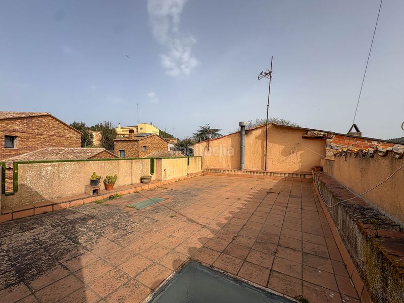 Foto 67c887a2-c221-4b5f-9763-8ca2f9a24060. Casa adossada amb xemeneia calefacció a Quart