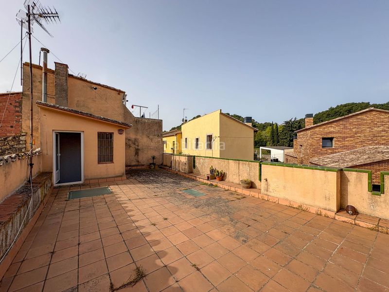 Foto a4220dfd-6e40-4c78-ad5e-5e108130a210. Casa adossada amb xemeneia calefacció a Quart