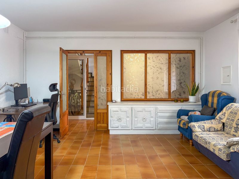 Foto aaf0e714-34a4-4afd-b247-f03396cb3602. Casa adossada amb xemeneia calefacció a Quart