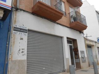 Lloguer Local Comercial a Carrer la sequiota 5. Local centrico , con salida de humos .