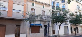 Casa en Carrer sant toms 140. Casa cntrica , puerta a dos calles perez bayer y santo tomas .