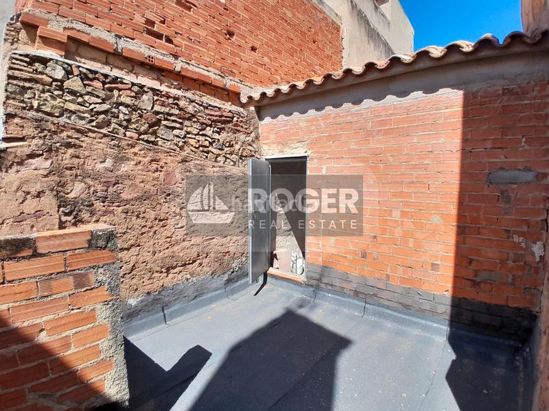 Foto 0c55bec9-e84f-4caf-b1bd-e1be3898be7b. Alquiler local comercial en carrer sant tomàs 120 se alquila casa completa de 78 m planta en Benicasim / Benicàssim