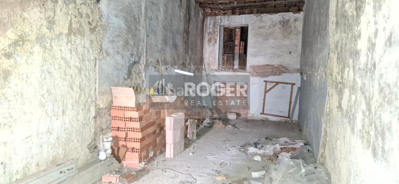 Foto cc98b04d-60e4-4d80-a27d-337e4bad28ff. Alquiler local comercial en carrer sant tomàs 120 se alquila casa completa de 78 m planta en Benicasim / Benicàssim