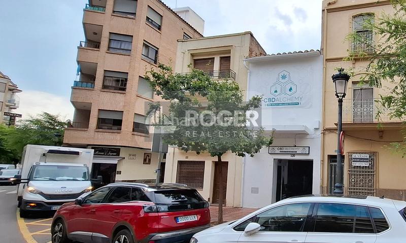 Foto cff5a50e-d960-451b-91c2-38f47676a501. Alquiler local comercial en carrer sant tomàs 120 se alquila casa completa de 78 m planta en Benicasim / Benicàssim
