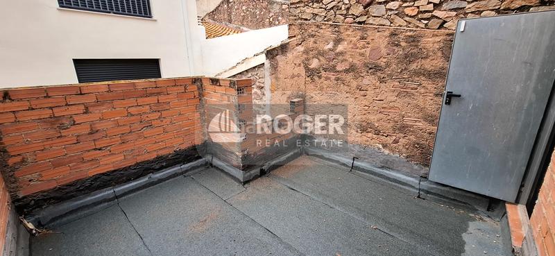 Foto ef8b7c45-14ae-4e92-907b-b61f4dd07bc2. Alquiler local comercial en carrer sant tomàs 120 se alquila casa completa de 78 m planta en Benicasim / Benicàssim