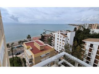 Lloguer Pis  Avenida ferrandis salvador 126. Alquiler anual piso 2 habitaciones , parking y piscina en benica