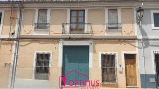 Casa en Turs. Casa y piso en turis