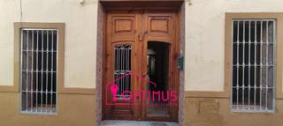Casa en Turs. Casa en el corazn de turis