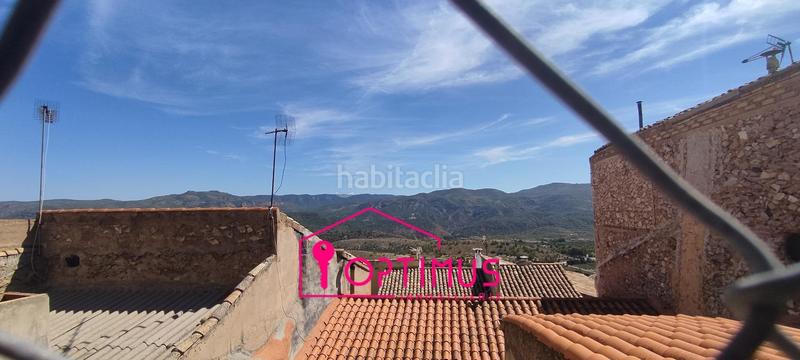 Foto 5c56e6d6-bf07-47fd-b10d-d3dd7fabc0ea. Reihenhaus in Jarafuel