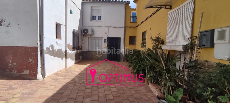 Foto a177025e-3015-45f3-8dbe-83792327f5d3. Reihenhaus in Jarafuel