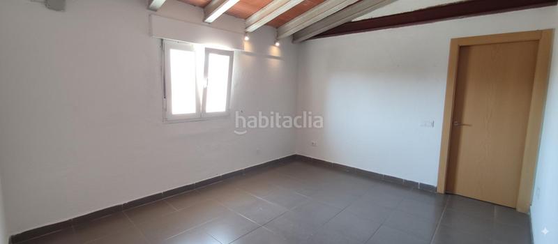 Foto b94deeb6-4808-466b-a6d3-236f9f66e49c. Reihenhaus in Jarafuel