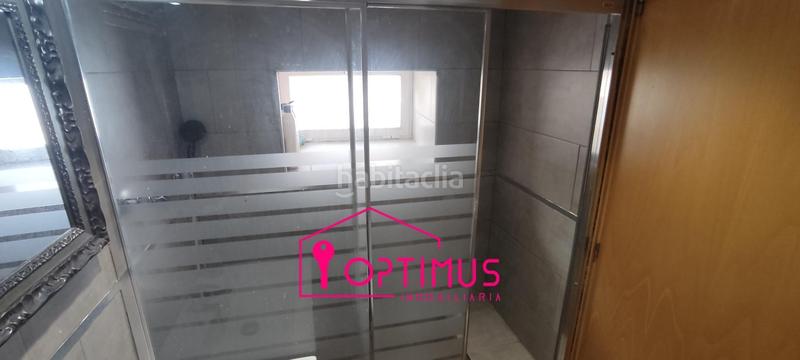 Foto f58c5e32-7670-48ab-ba3c-81246b393958. Reihenhaus in Jarafuel