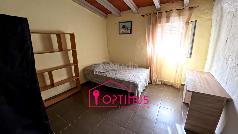 Foto f5f60e7f-b3c8-41cf-a822-757eef067dd8. Casa adossada a Jarafuel