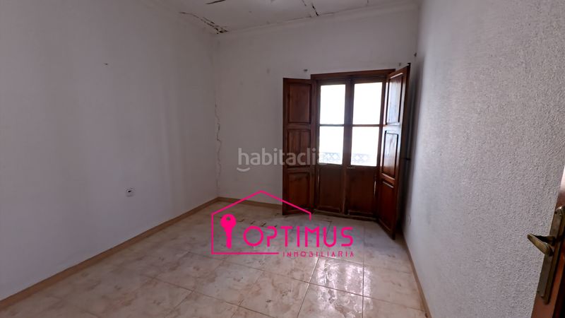 Foto 07632ce3-6fb9-4444-b965-b0bb2b8b0896. Edificio in Turís