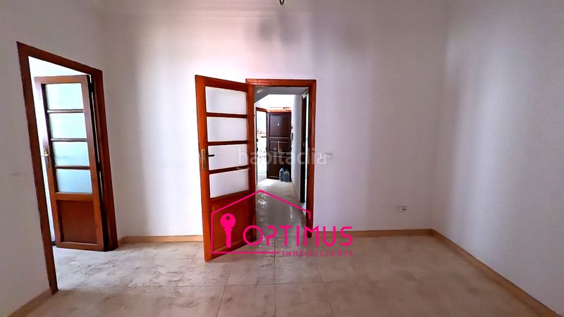 Foto c3ea22eb-9dc6-4957-8d70-38f9976467f8. Edificio in Turís