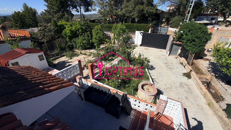 Foto bf4bfb22-8939-483f-843d-0b33a2b3c2fb. Chalet ? impresionante chalet con gran parcela, piscina y muchísimo potencial / montserrat ? en Turís