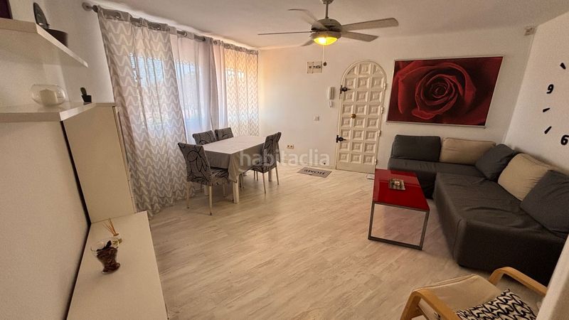 Foto bb461c29-db56-44e9-b617-3c3ee6da56f7. Apartament amb piscina a Playamar - Benyamina Torremolinos