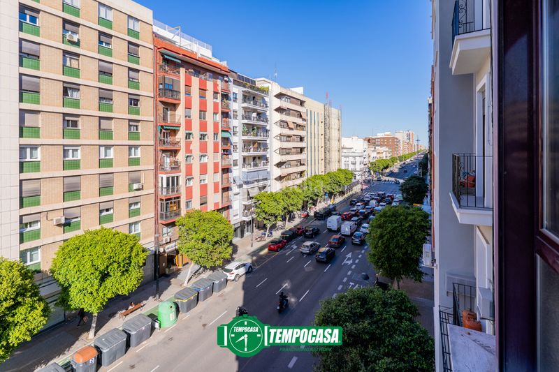 Foto 12256e95-ffc7-47bb-941b-25d3130455b3. Pis amb xemeneia calefacció aparcament a Mestalla Valencia