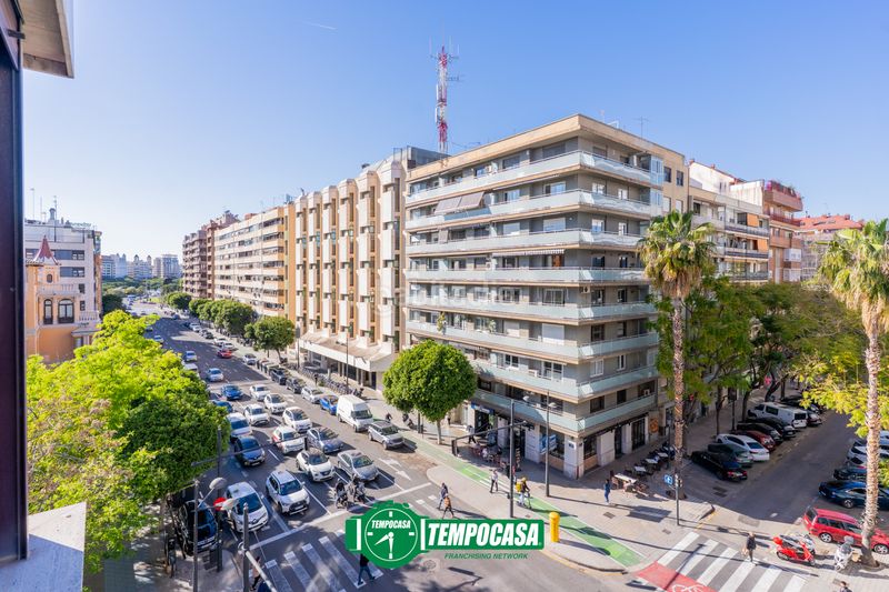 Foto 66808794-35ee-4791-a13d-a27df9988cf4. Pis amb xemeneia calefacció aparcament a Mestalla Valencia