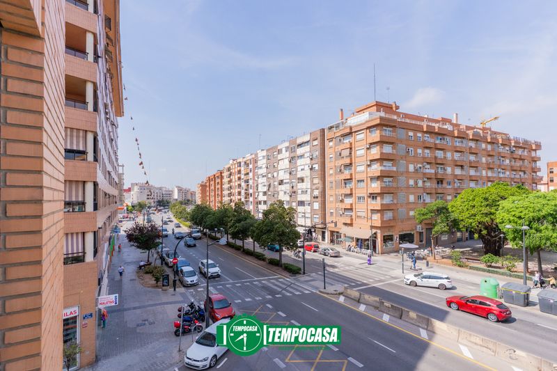 Foto 37c26d24-744a-42d8-9f74-6bc81a8b0d4c. Pis amb calefacció a El Cabanyal-El Canyamelar Valencia