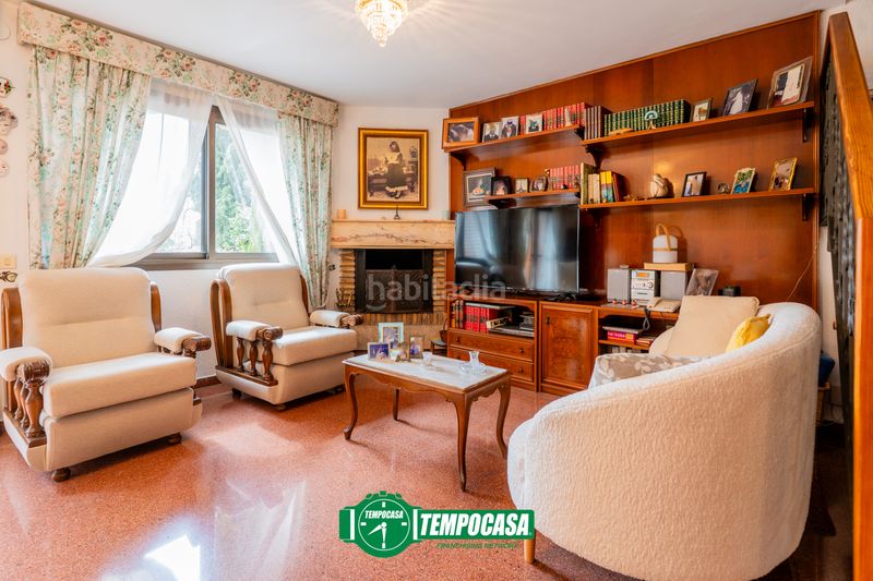 Foto 41970fb3-8ddb-45dd-a598-fc28019bd5f5. Casa adossada amb aparcament a Godella
