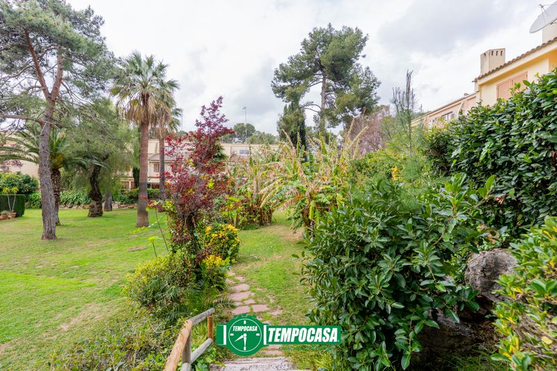 Foto a3ec7ee6-3cdb-450f-bbb4-f97e74ec7f3d. Casa adossada amb aparcament a Godella