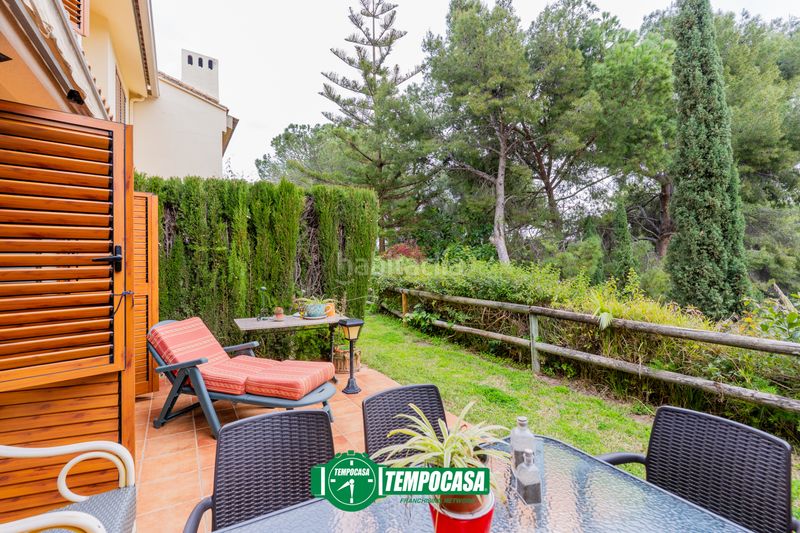 Foto f58f65d7-9bbd-49c2-bc69-f762a87e1334. Casa adossada amb aparcament a Godella