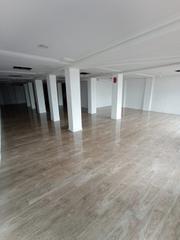 Location Local commercial à Casco Antiguo. Espectacular local de 820 m2