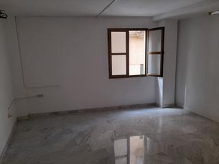 Rent Office space in Casco Antiguo. Pleno centro !!