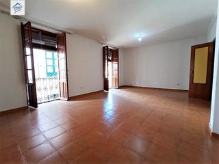 Pis a Casco Antiguo. Gran piso junto a plaza mayor. 360
