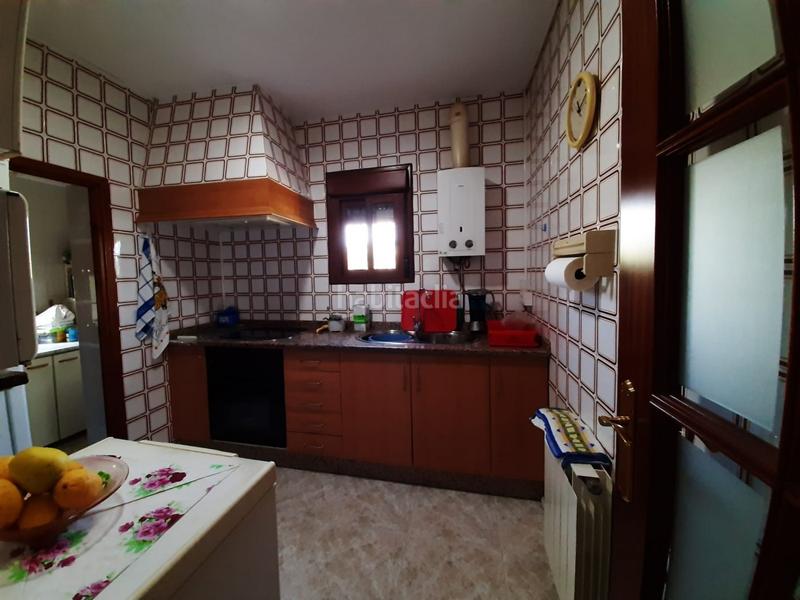 Foto 4bc614ac-5a3f-4402-90d7-06a4a09e8a64. Xalet amb calefacció aparcament piscina a Malpartida de Cáceres