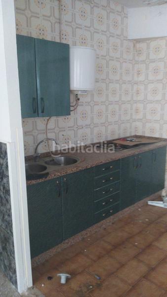 Foto 222eb3bd-f093-4e53-b6c4-059f84957c42. Alquiler local comercial se alquila gran local céntrico habilitado para cafetería en Cáceres