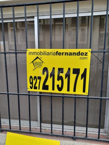 Foto 4fdabd2f-94db-4bb1-baf5-cc9880ca6b4b. Alquiler local comercial se alquila gran local céntrico habilitado para cafetería en Cáceres