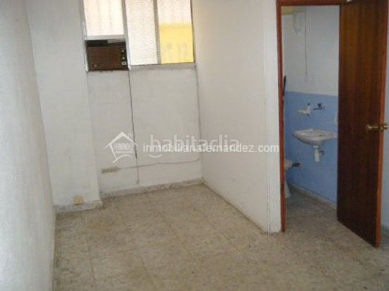 Foto 05320fc5-4f04-4d3b-bc17-897ce5aab5a3. Local comercial a Centro Cáceres