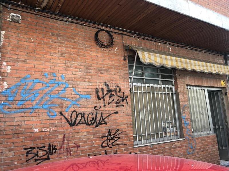 Foto 4216ea7c-b118-43f9-b573-ad381f73d473. Alquiler local comercial ideal para montar pequeño negocio en Cáceres