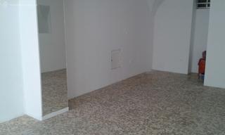 Lloguer Local Comercial a Casco Antiguo. Se alquila local céntrico