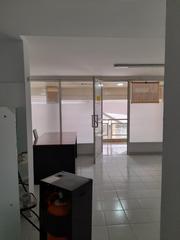 Lloguer Local Comercial a Centro. Se alquila local comercial en el edificio el descubrimiento