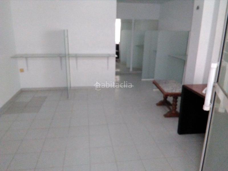 Foto c7883cb0-2ffb-46d5-99e2-c640131e3b11. Rent business premise in Centro Cáceres