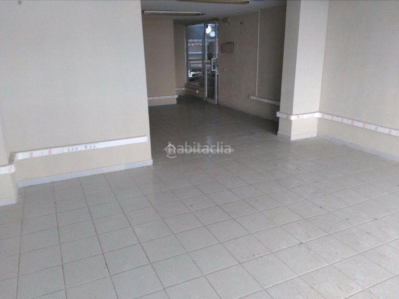 Foto c7078b0c-a639-44a6-81ef-cd66dbd45da5. Local comercial a Centro Cáceres