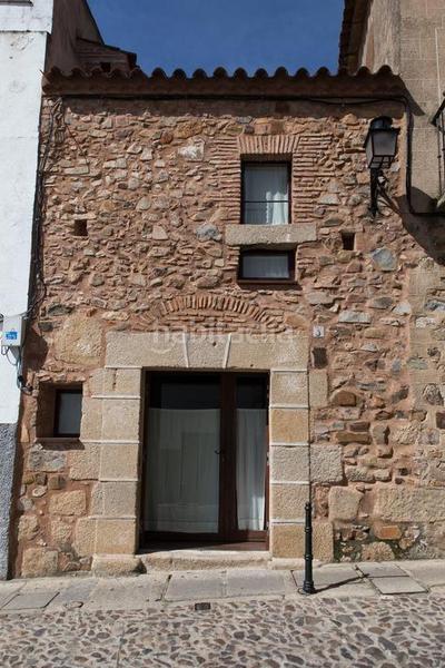 Foto 0a988a50-7d8c-445c-98e0-9e7844b831d7. Casa amb calefacció a Casco Antiguo Cáceres