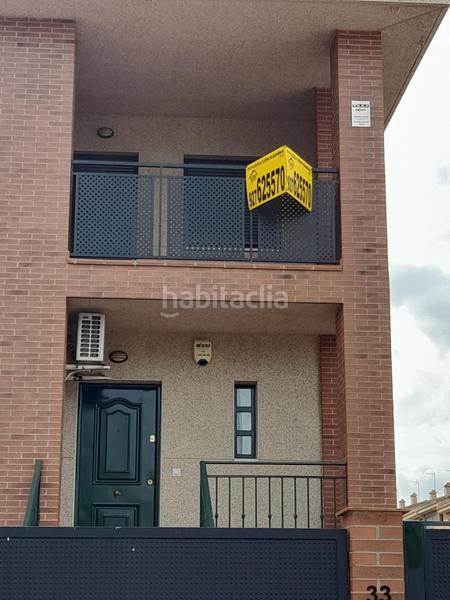 Foto f11b0ff2-fe35-4dc4-8506-7ec76494ce1c. Casa adossada amb calefacció aparcament a Montesol - Mejostilla Cáceres