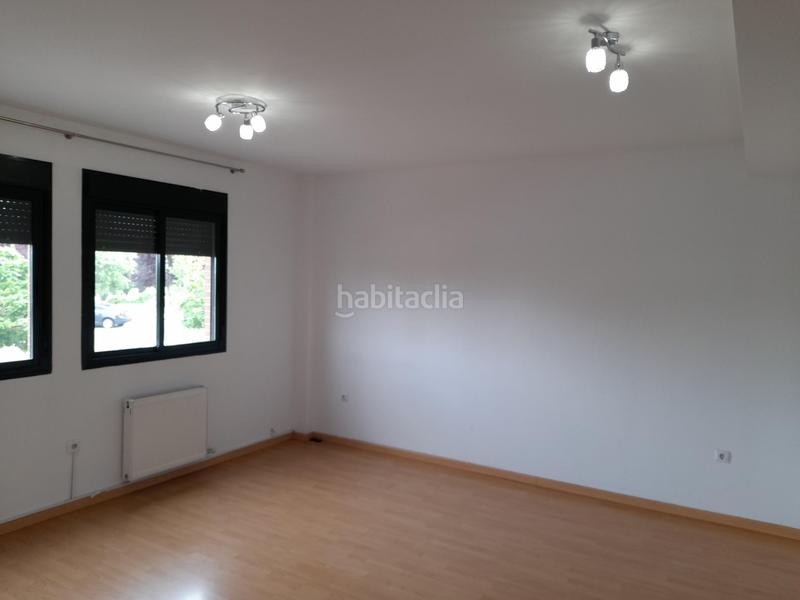 Foto f82072fb-42b2-4545-b221-c219f449a882. Casa adossada amb calefacció aparcament a Montesol - Mejostilla Cáceres