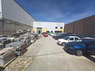 Bâtiment à usage industriel à Nuevo Cáceres. Gran nave en ubicación inmejorable, con patio de 600 metros