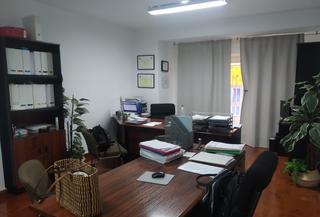 Office space in Ruta de la Plata. En el centro junto al hotel alcántara