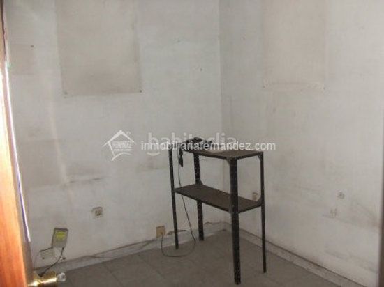 Foto 1f380b28-72c8-40f3-b3a7-74cb91a1f9ad. Local comercial a La Cañada - Aldea Moret Cáceres