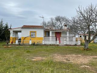 Maison à Arroyo de la Luz. Casa de campo con 4500 metros de parcela en arroyo de la luz